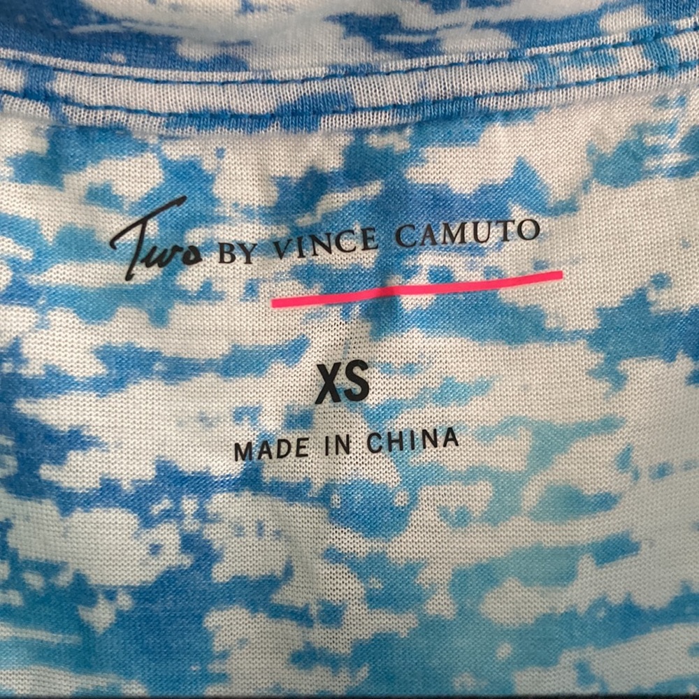 Blue patterned top - Picture 3 of 4